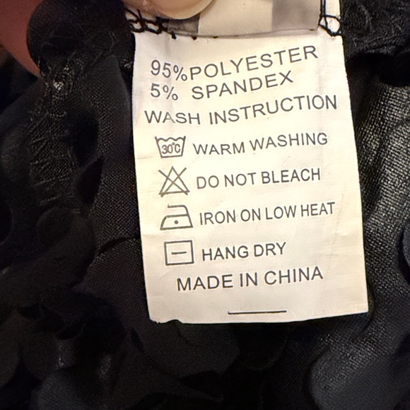 Chic Black Textured Long Sleeve Dress - Picture 4 of 5